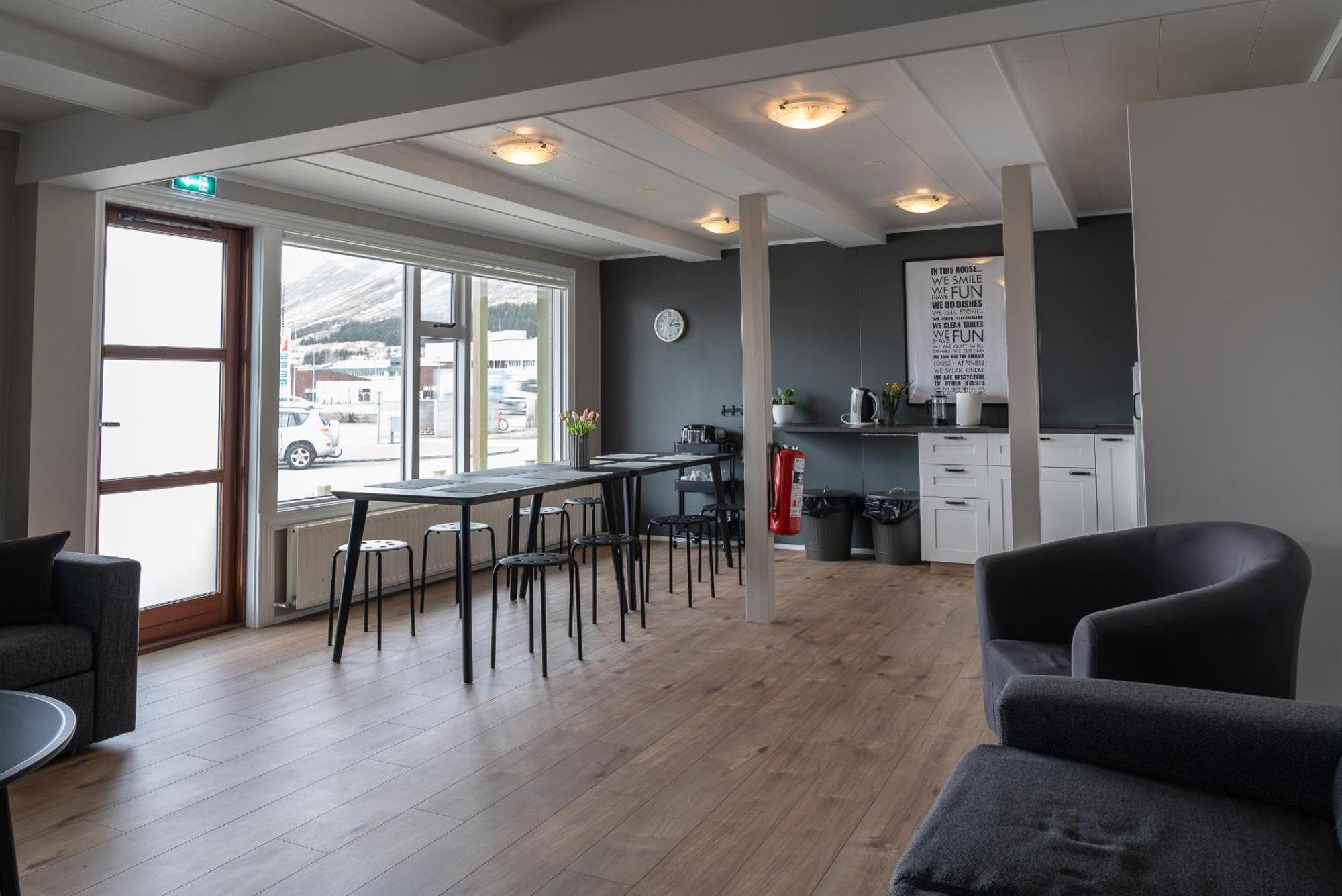 Isafjordur Hostel Ísafjörður Exterior foto