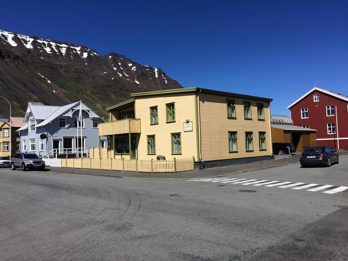 Isafjordur Hostel Ísafjörður Exterior foto